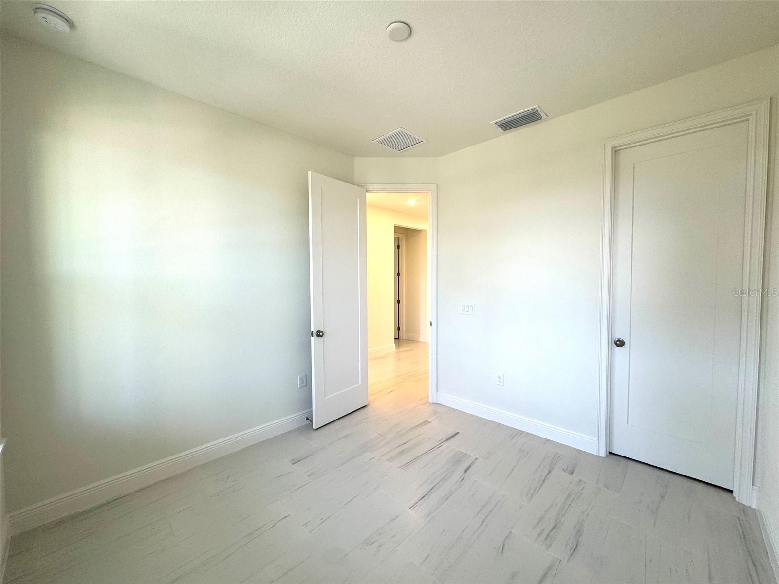 Image 18 of 37 For 9819 Gobat Alley