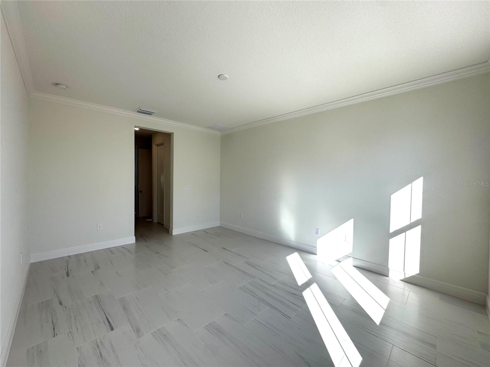 Image 24 of 37 For 9819 Gobat Alley