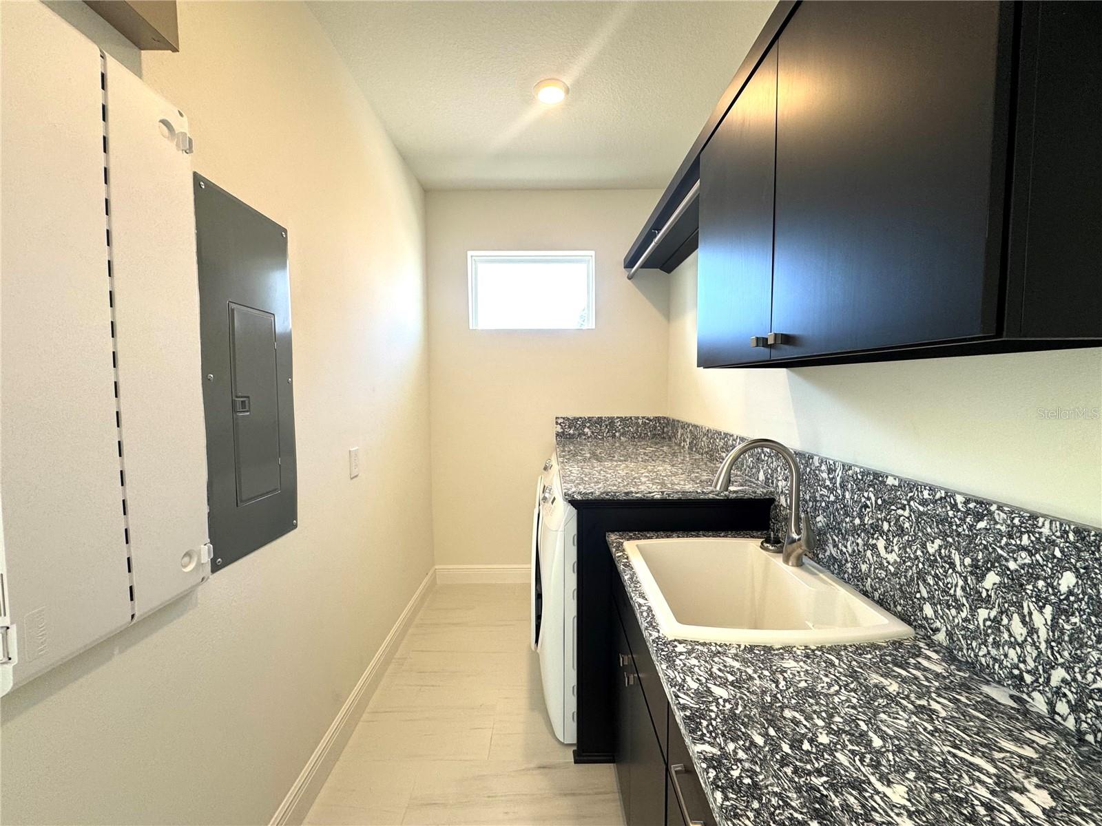 Image 35 of 37 For 9819 Gobat Alley