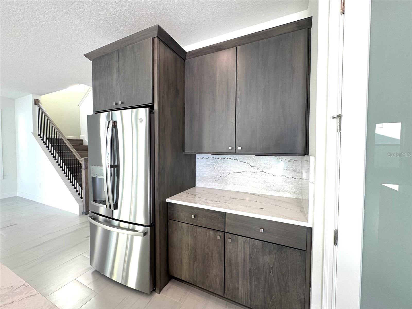 Image 8 of 37 For 9819 Gobat Alley