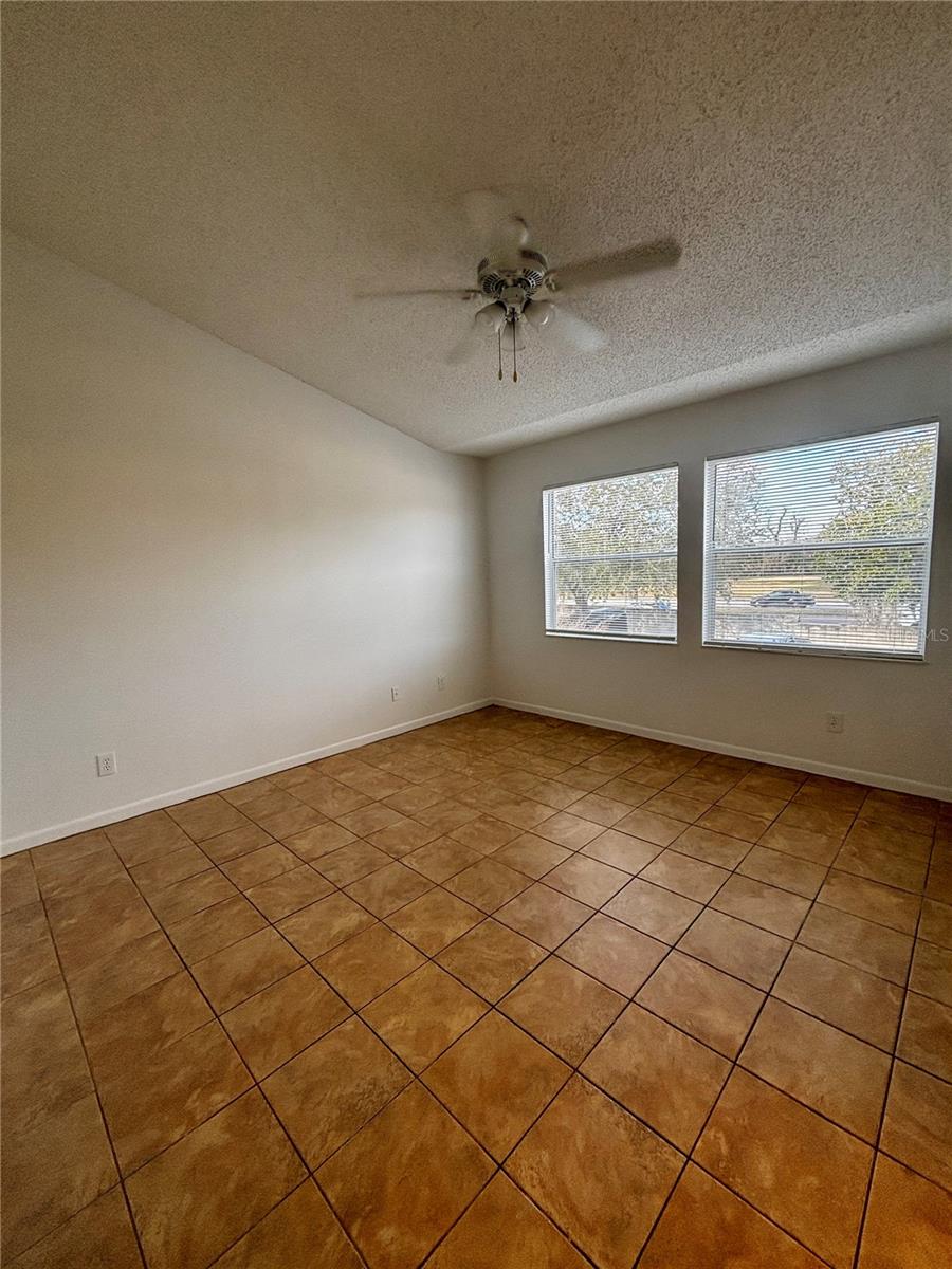 Image 11 of 16 For 2504 Woodgate Boulevard 202