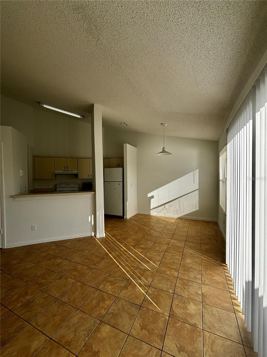 Image 7 of 16 For 2504 Woodgate Boulevard 202