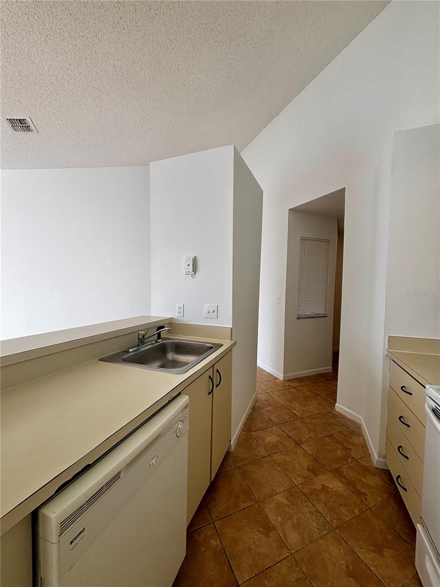 Image 8 of 16 For 2504 Woodgate Boulevard 202