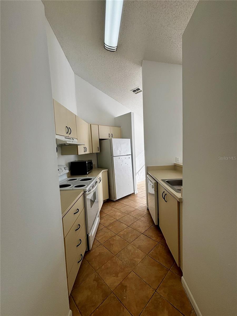 Image 9 of 16 For 2504 Woodgate Boulevard 202