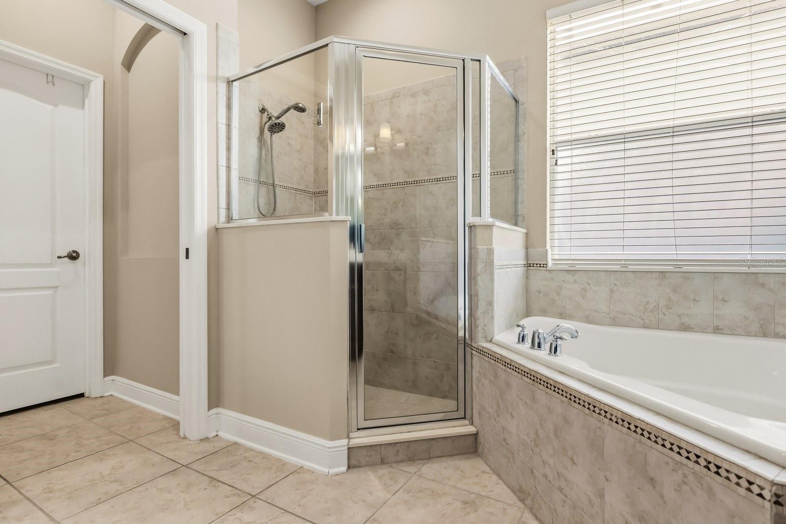 Image 15 of 33 For 402 Brentwood Club Cove