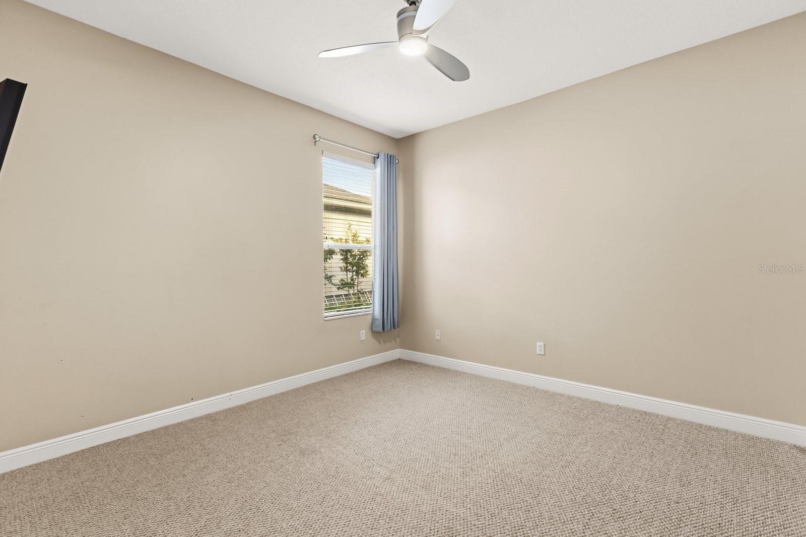 Image 17 of 33 For 402 Brentwood Club Cove