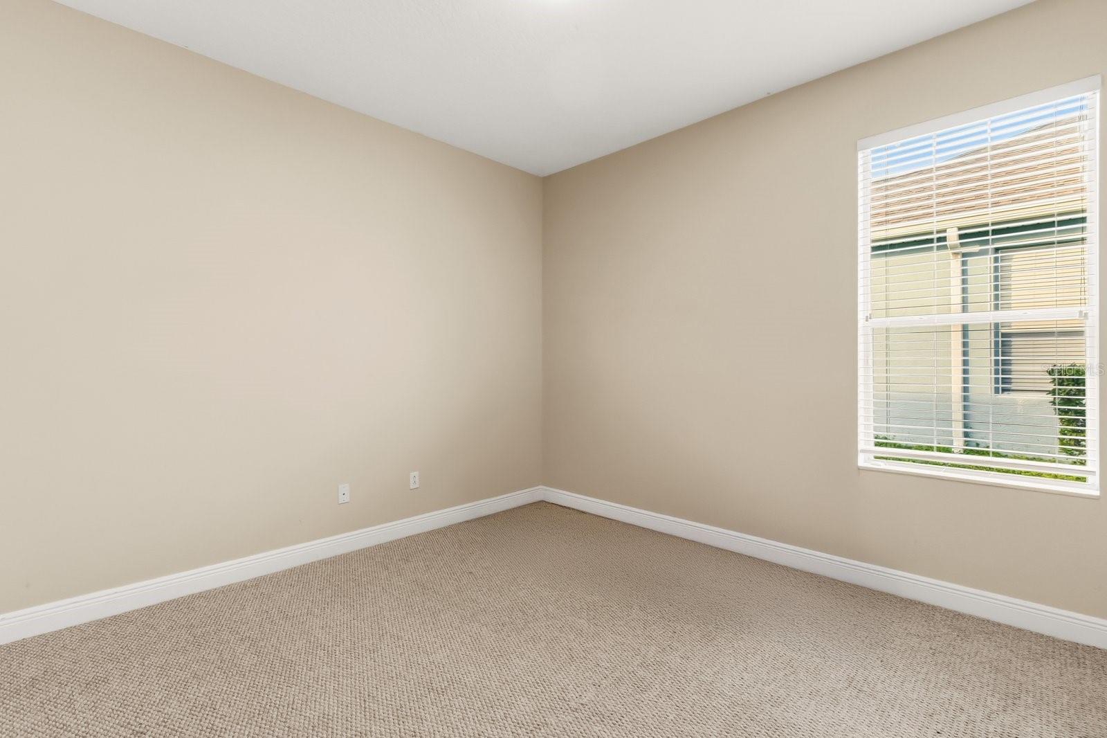 Image 19 of 33 For 402 Brentwood Club Cove