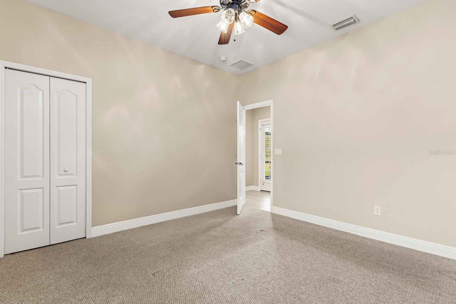 Image 22 of 33 For 402 Brentwood Club Cove