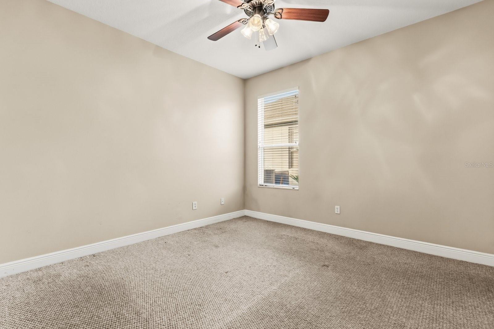 Image 23 of 33 For 402 Brentwood Club Cove