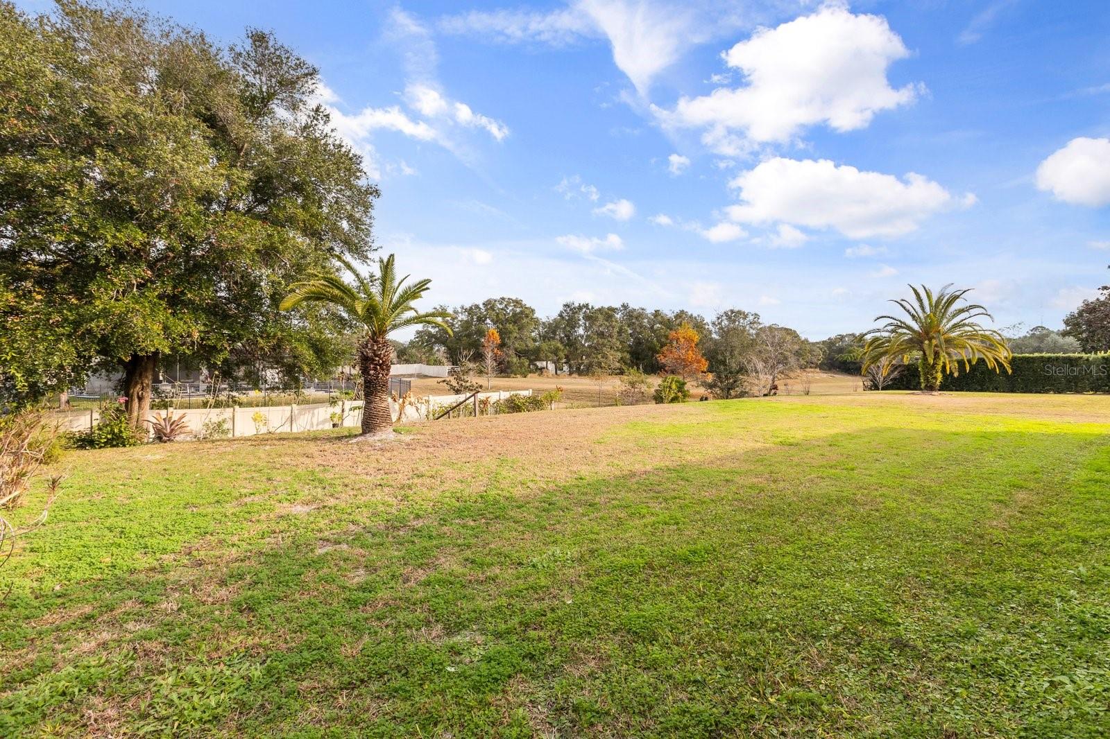 Image 28 of 33 For 402 Brentwood Club Cove