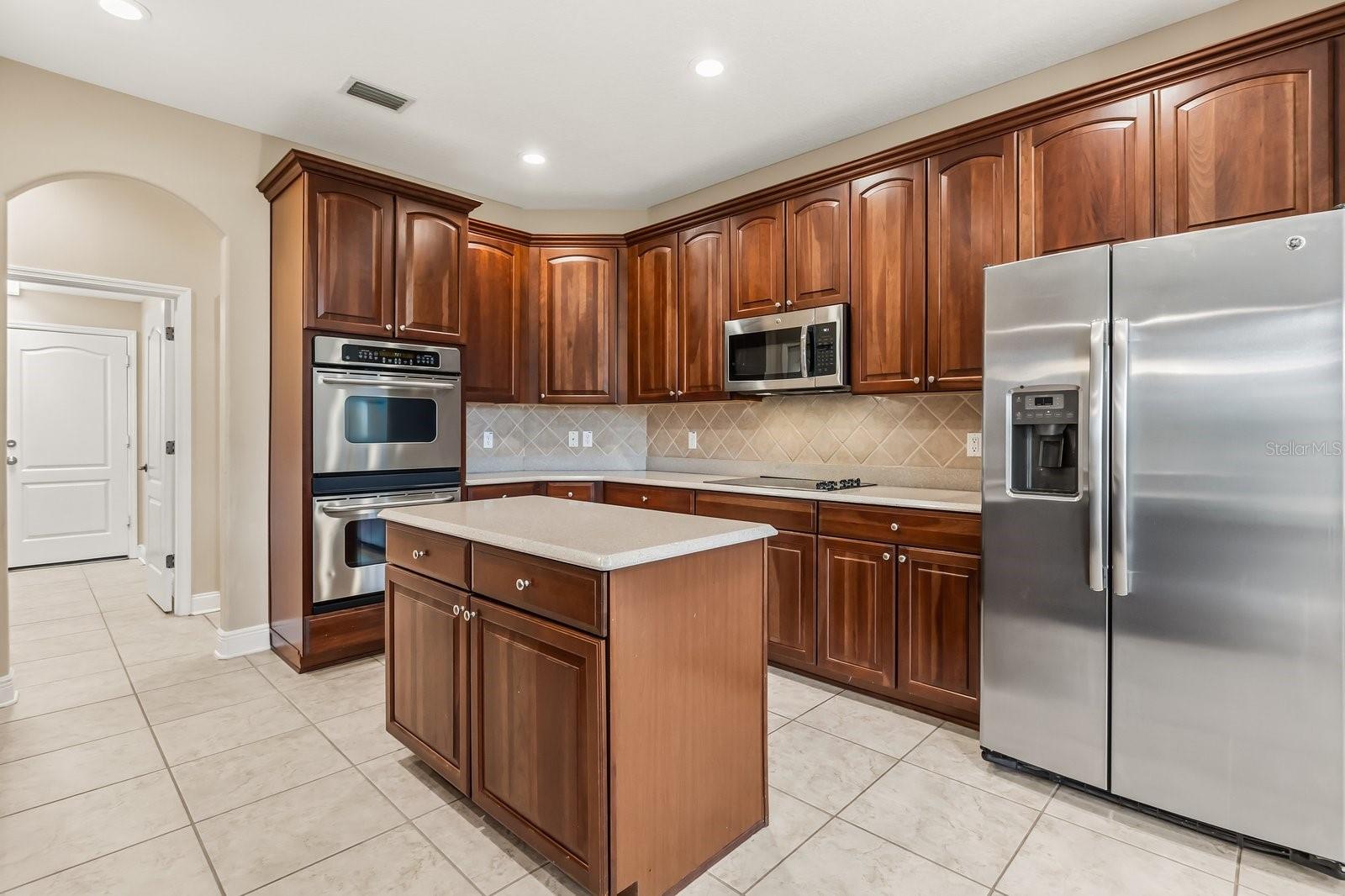 Image 3 of 33 For 402 Brentwood Club Cove