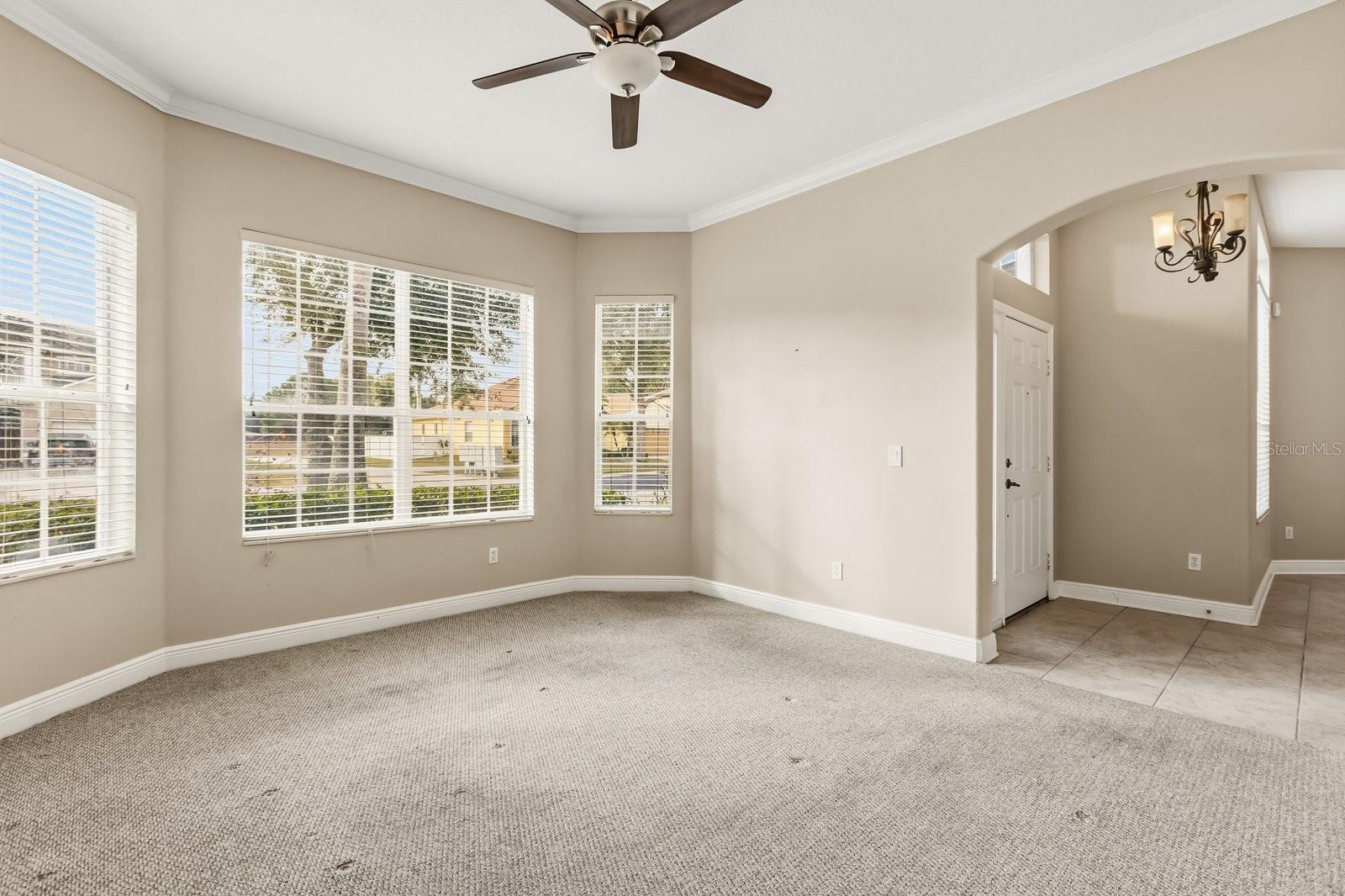 Image 8 of 33 For 402 Brentwood Club Cove