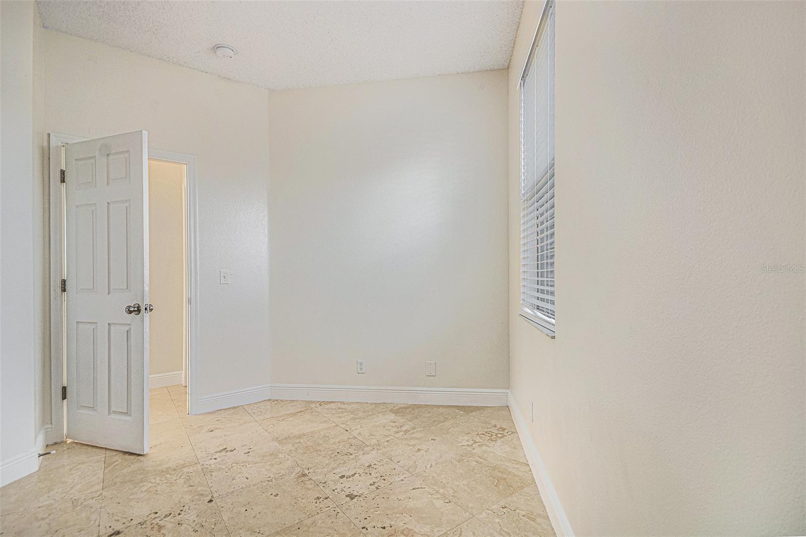 Image 19 of 25 For 13740 Hawkeye Drive Drive