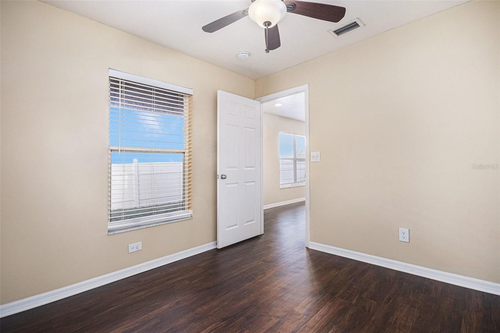 Image 23 of 27 For 1520 Presidio Dr Drive