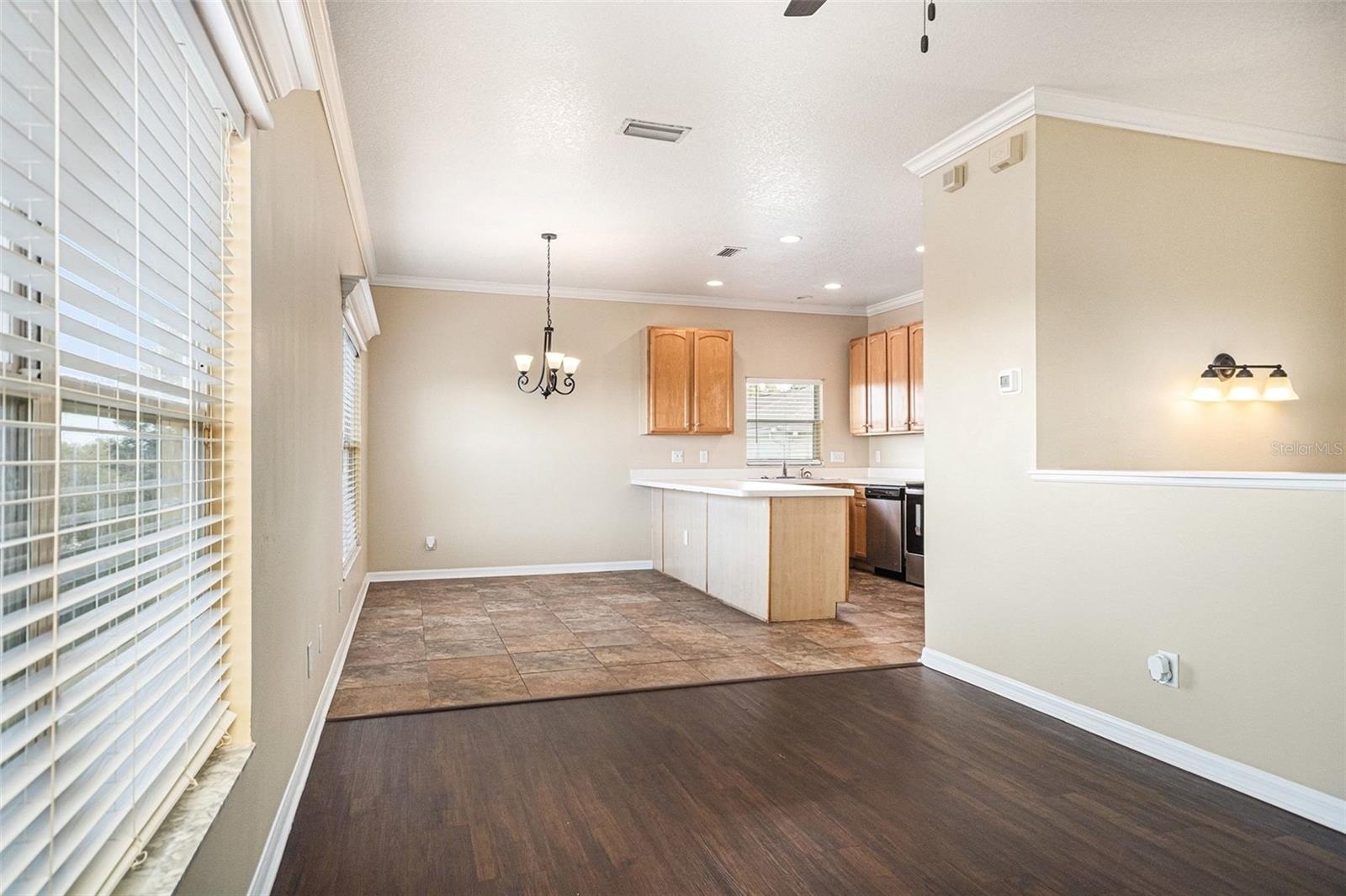 Image 6 of 27 For 1520 Presidio Dr Drive