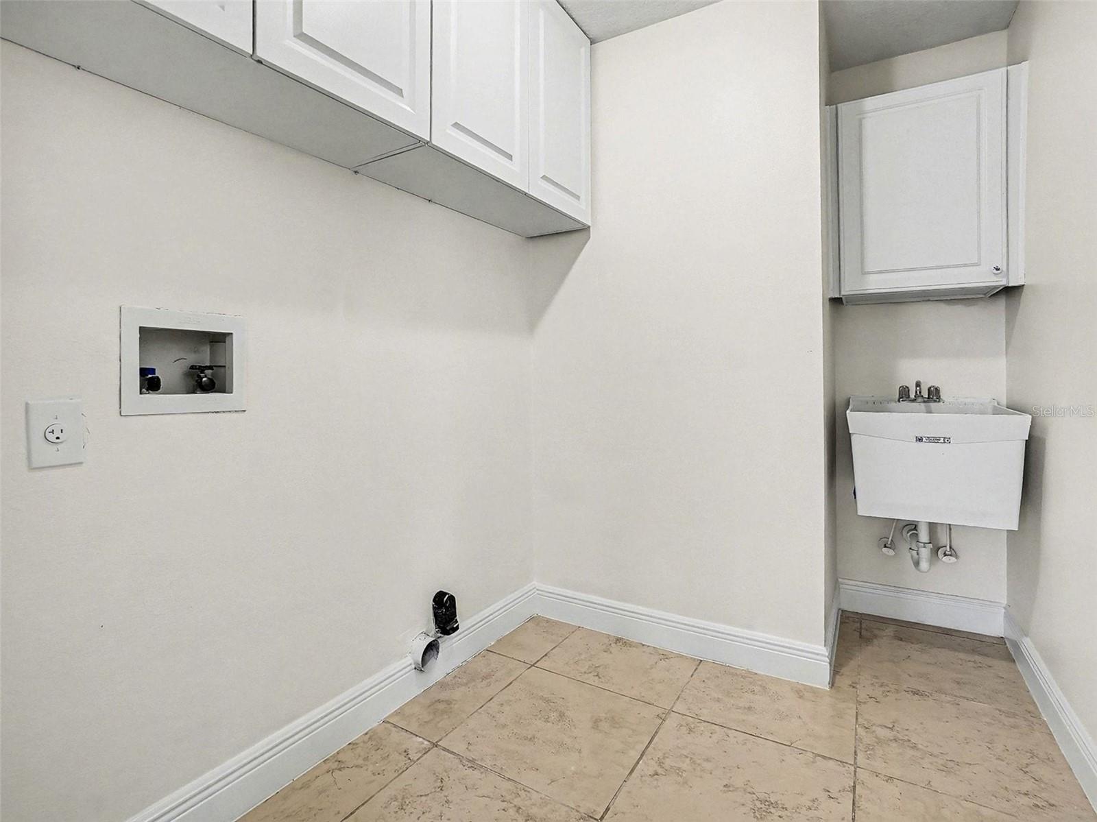 Image 10 of 27 For 7728 Glynde Hill Drive