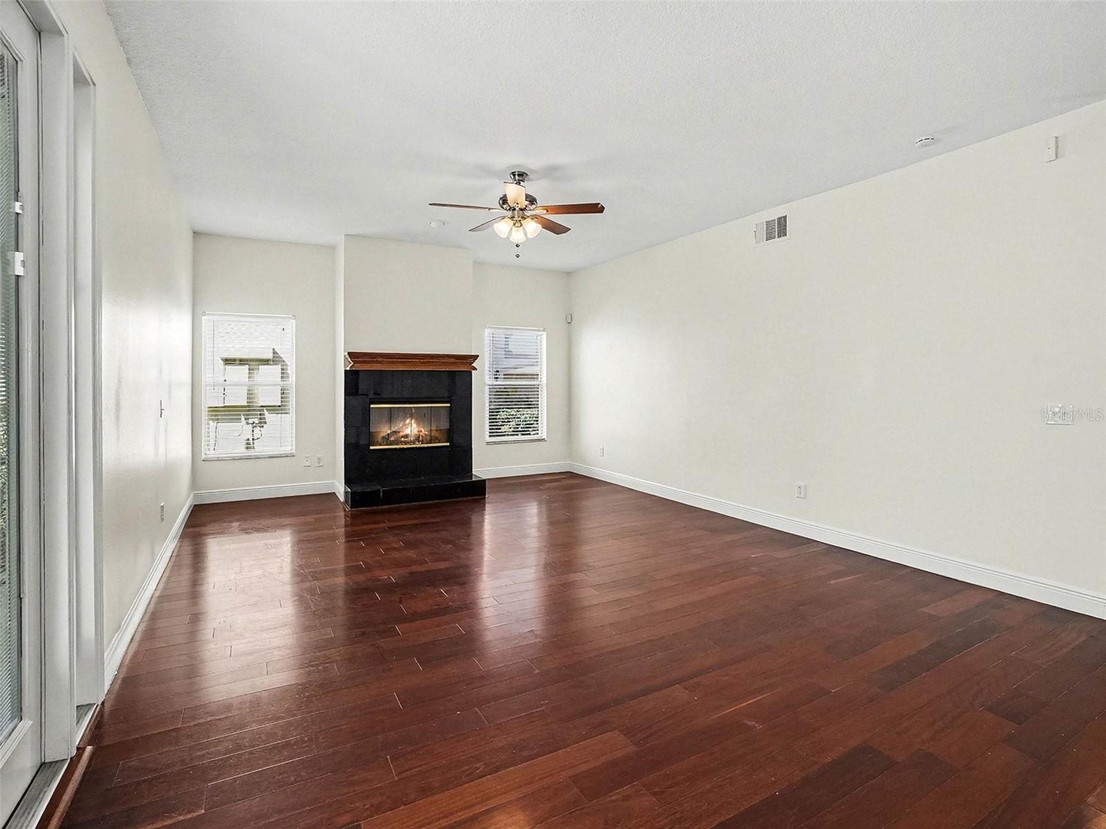 Image 6 of 27 For 7728 Glynde Hill Drive