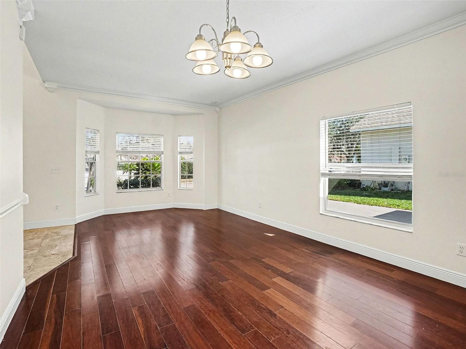 Image 7 of 27 For 7728 Glynde Hill Drive