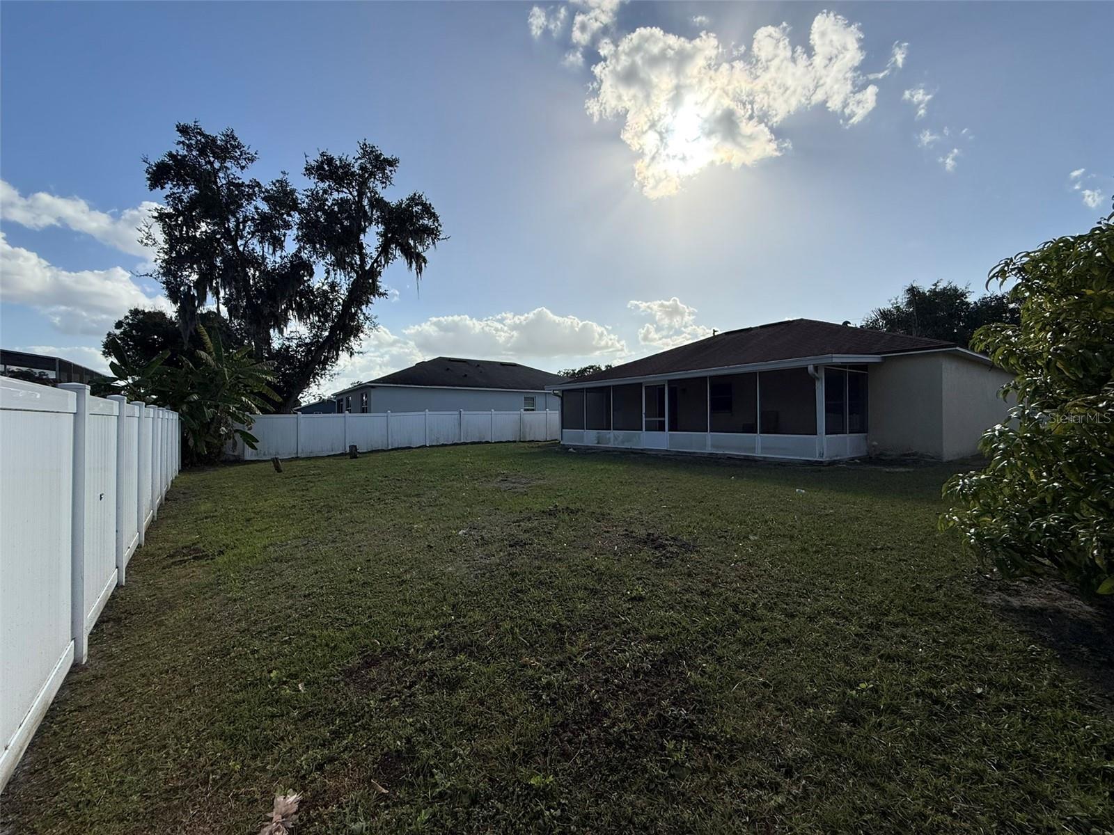 Image 4 of 20 For 417 Francisco Way