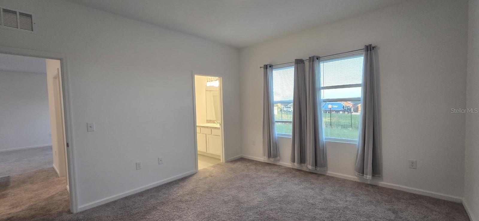 Image 17 of 33 For 452 Hennepin Loop