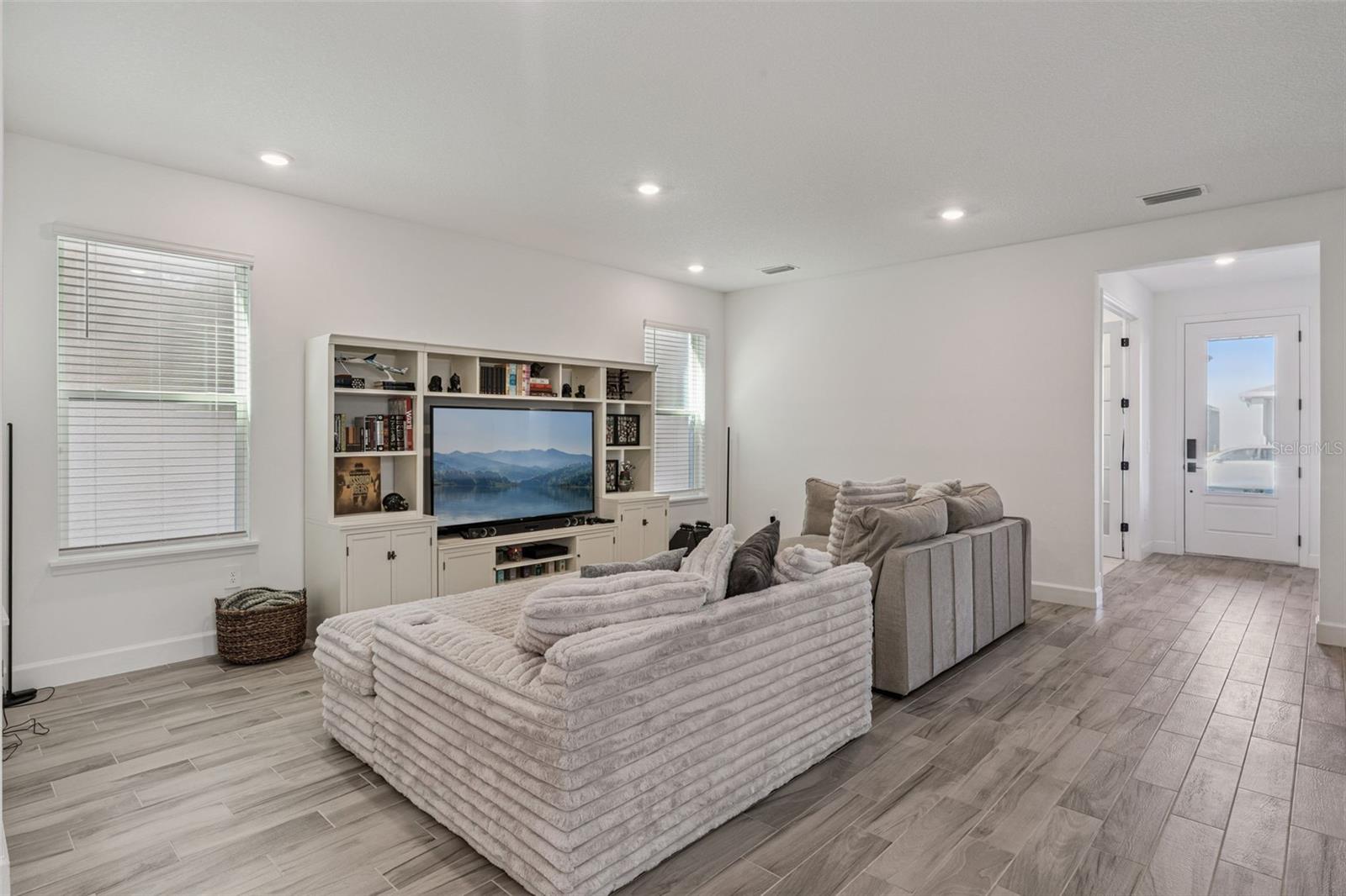 Image 11 of 63 For 15050 Summer Harvest Street