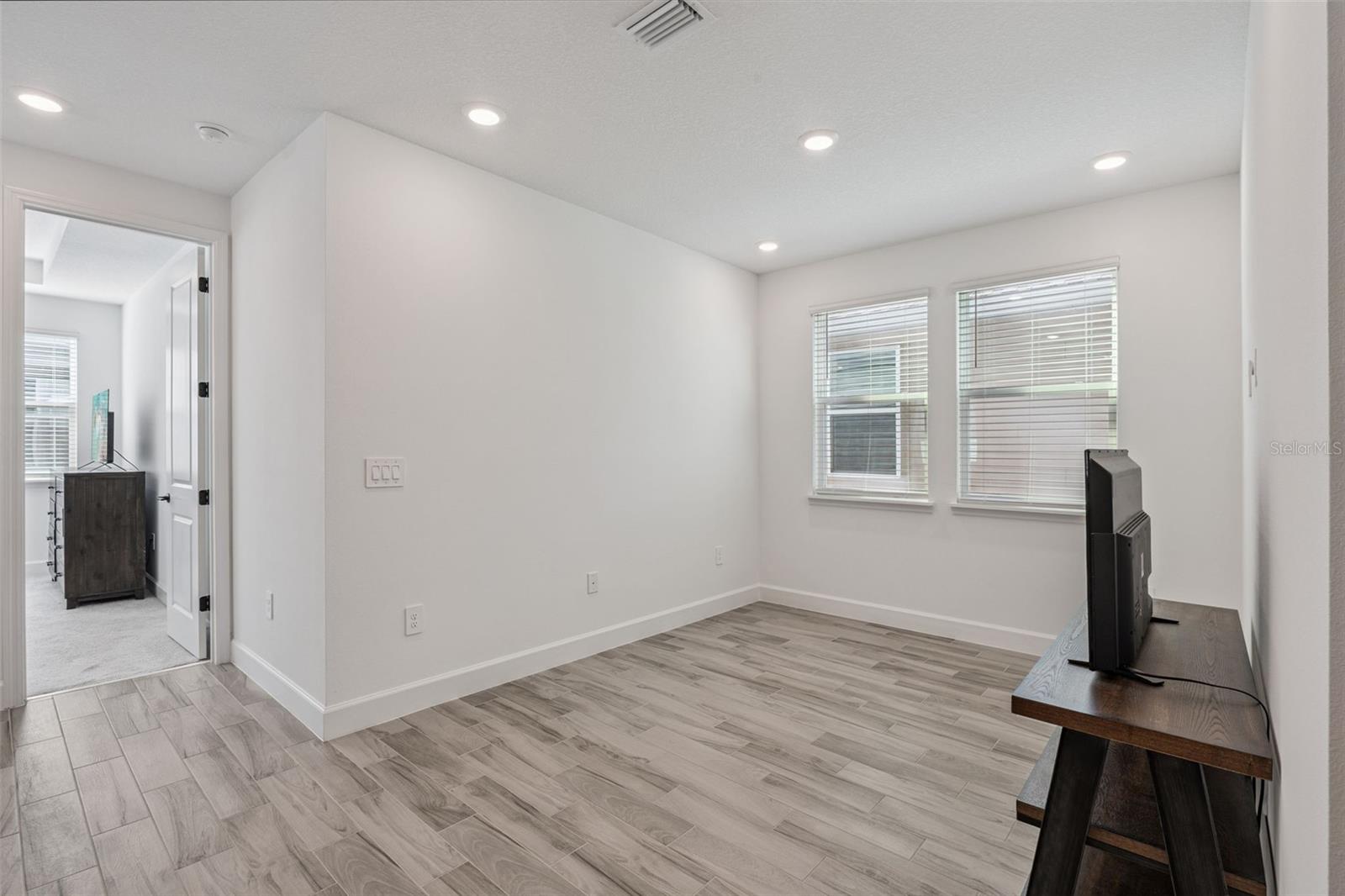 Image 22 of 63 For 15050 Summer Harvest Street