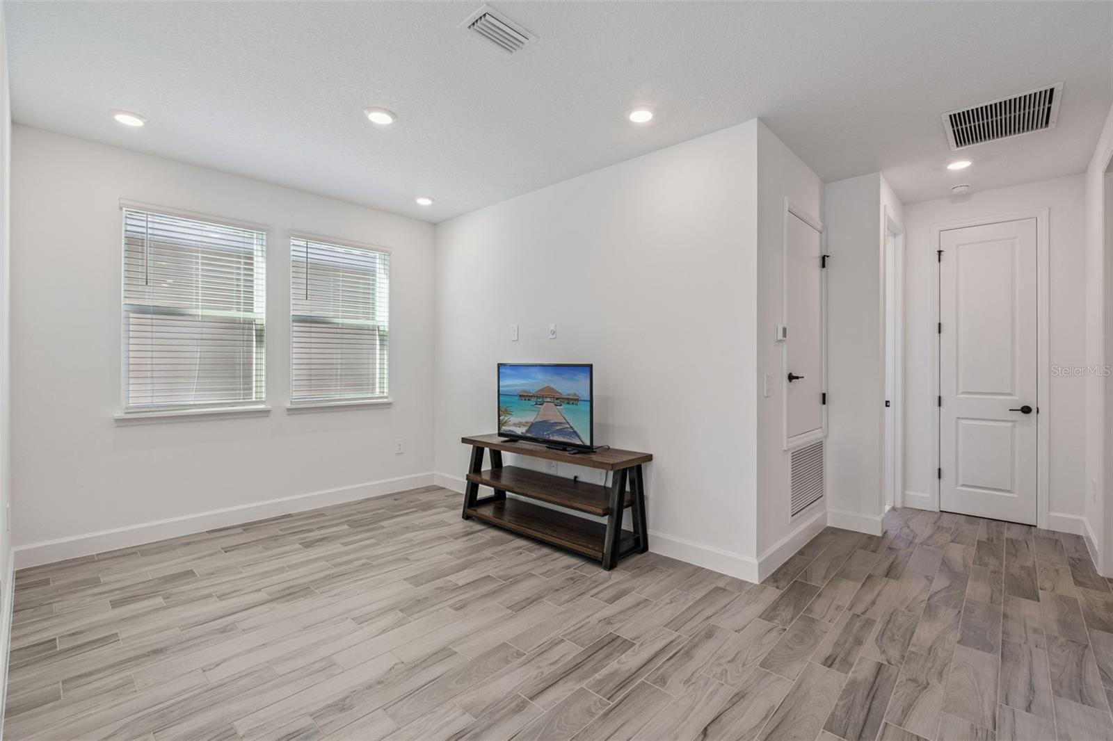 Image 23 of 63 For 15050 Summer Harvest Street