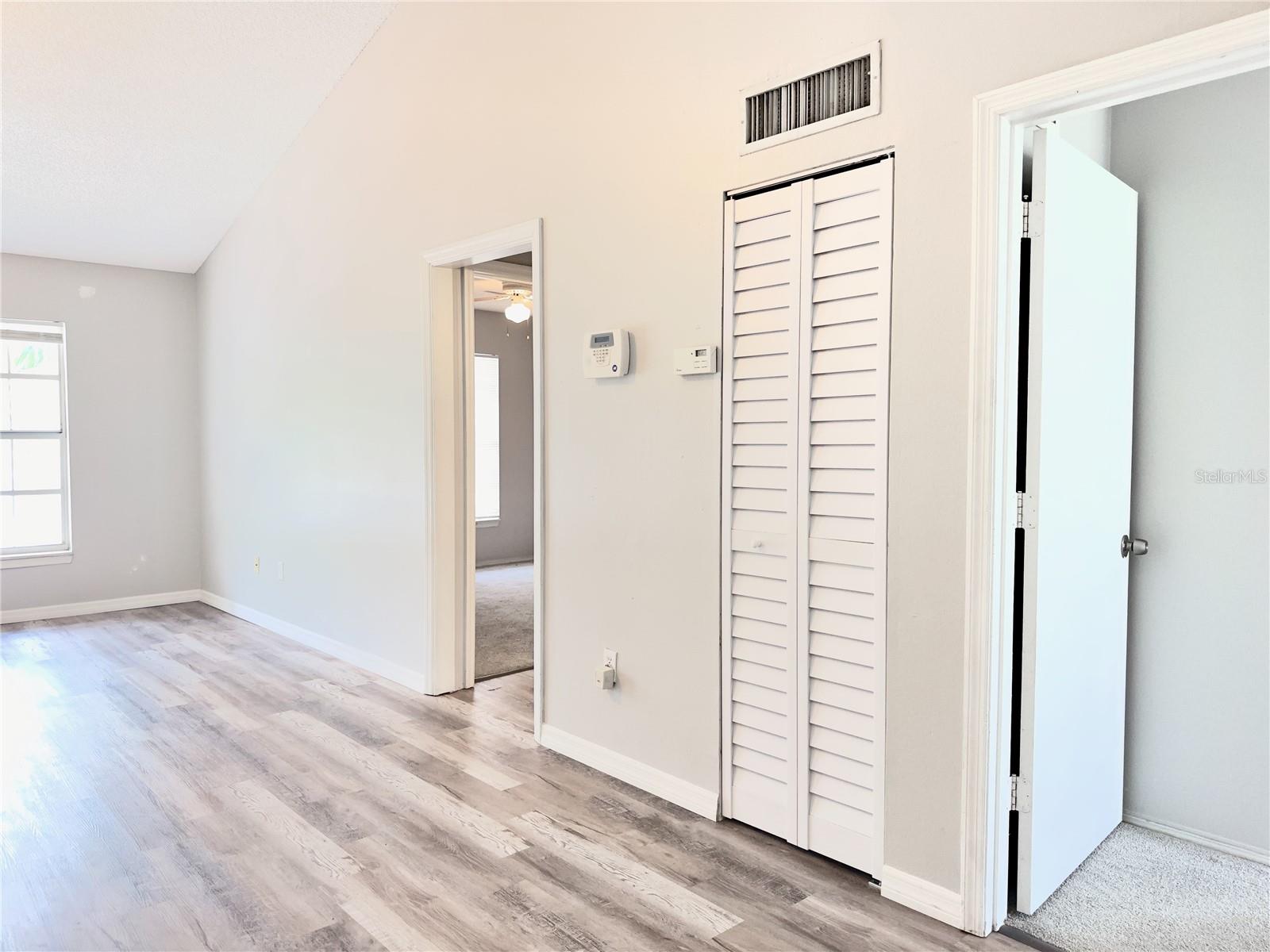 Image 5 of 16 For 3651 Goldenrod Road E205