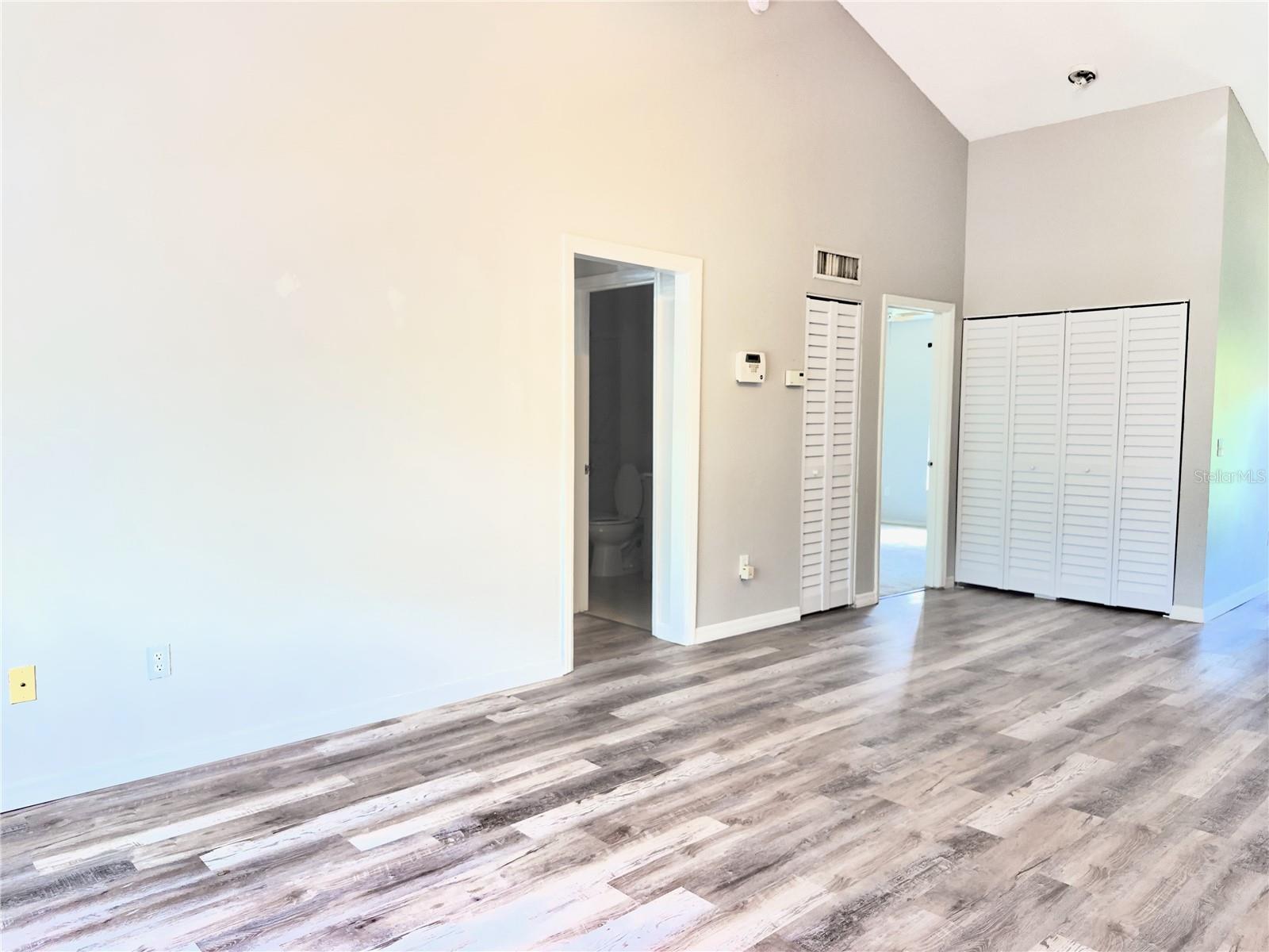 Image 6 of 16 For 3651 Goldenrod Road E205