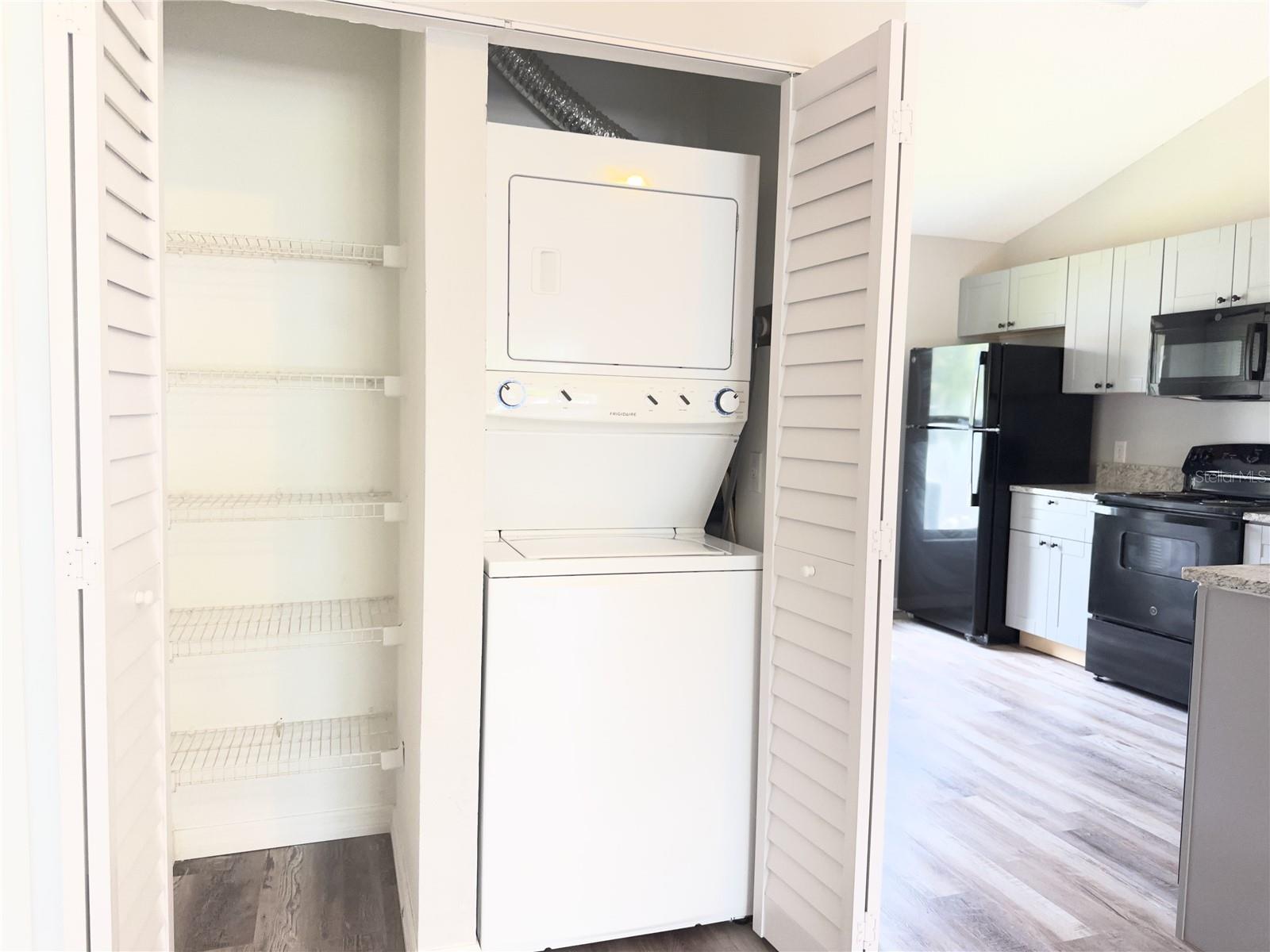 Image 7 of 16 For 3651 Goldenrod Road E205