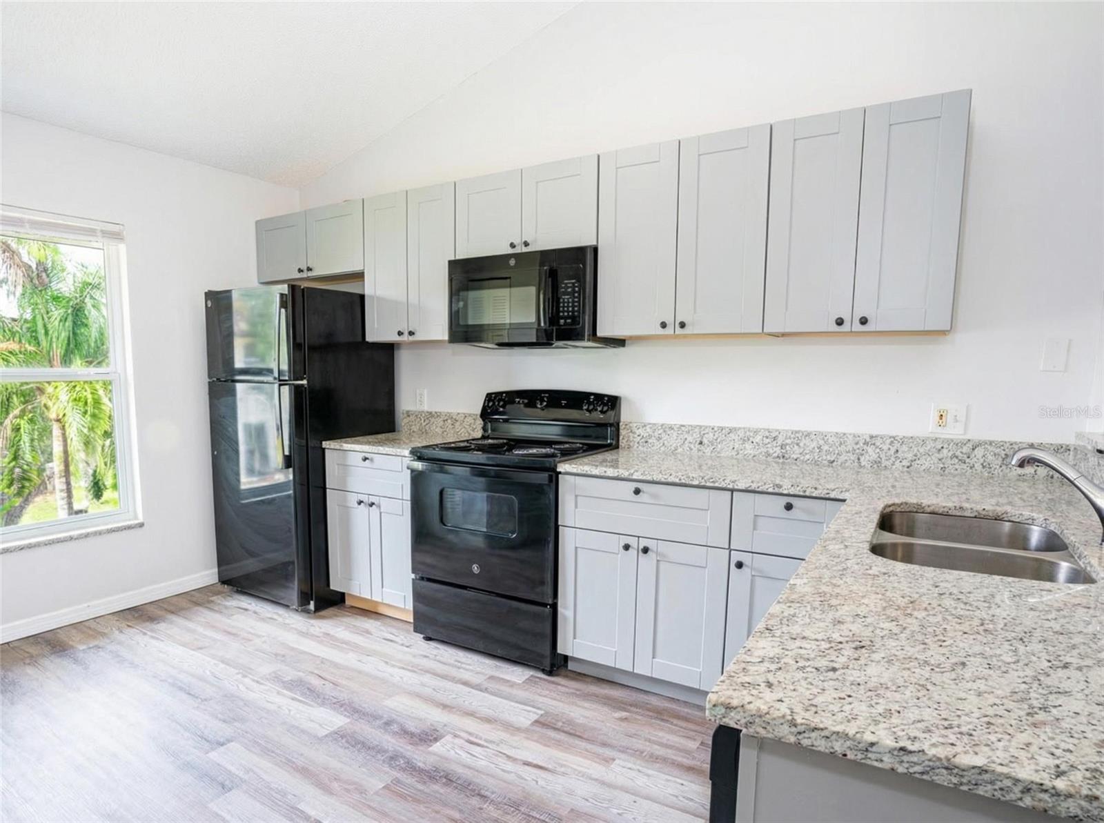 Image 8 of 16 For 3651 Goldenrod Road E205