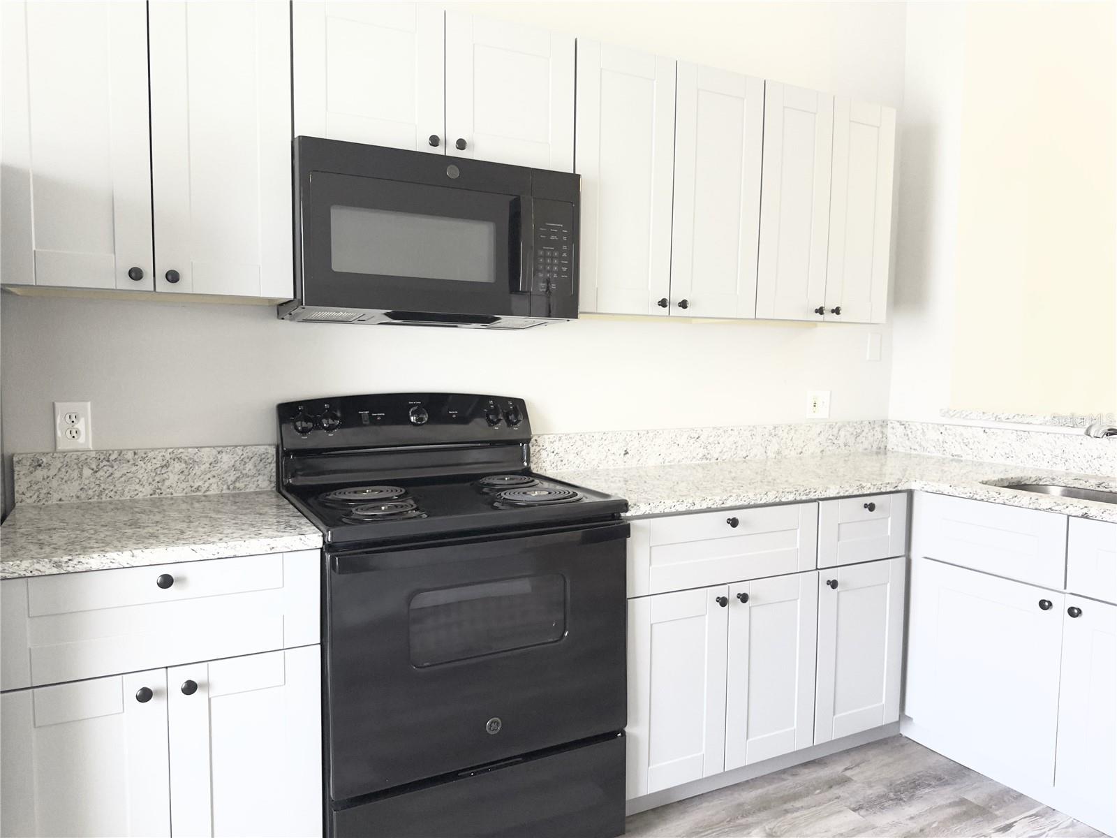 Image 9 of 16 For 3651 Goldenrod Road E205