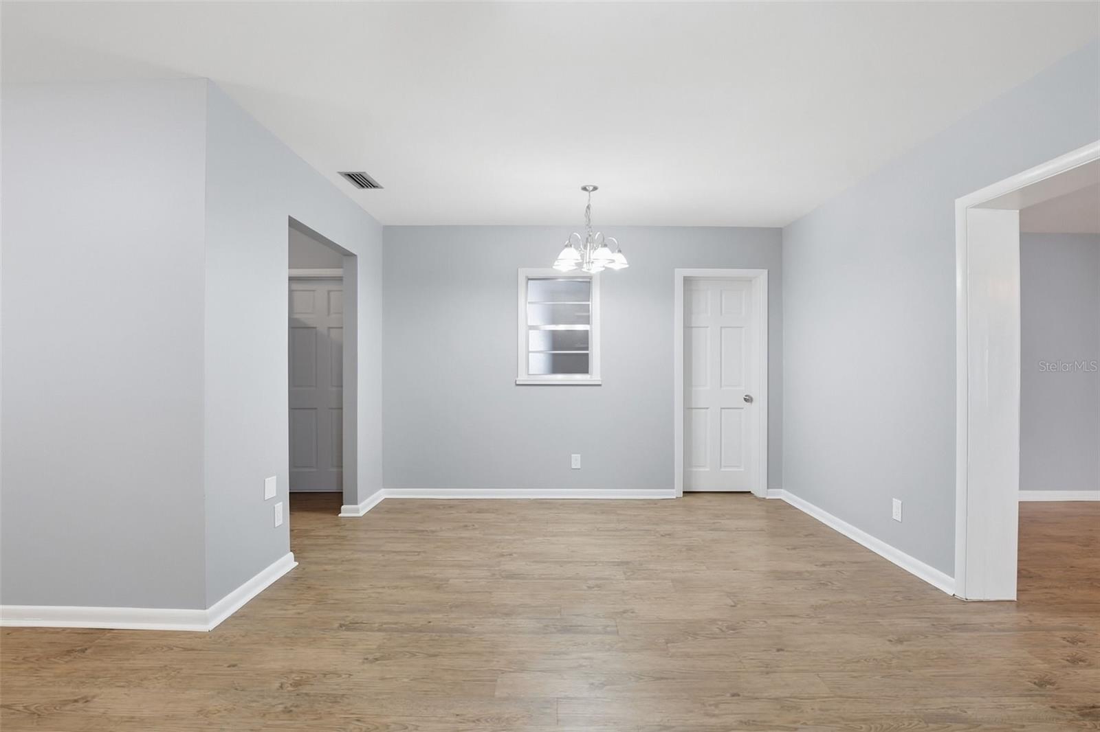 Image 19 of 42 For 2523 Lake Ellen Lane