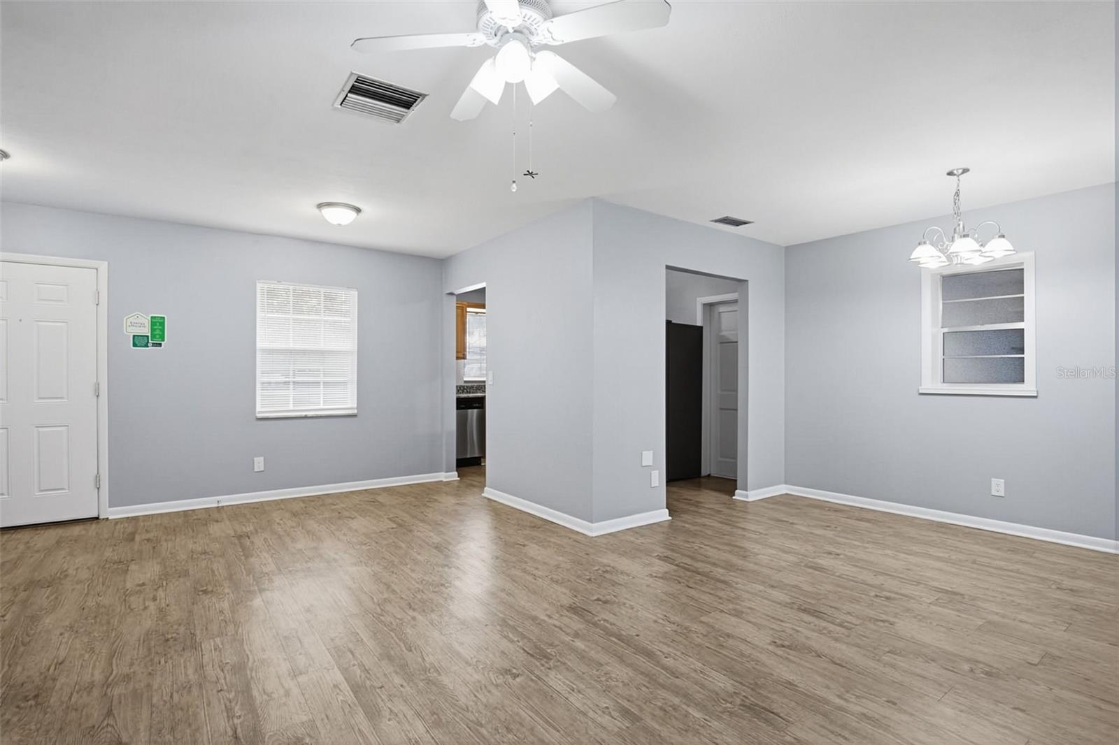 Image 21 of 42 For 2523 Lake Ellen Lane