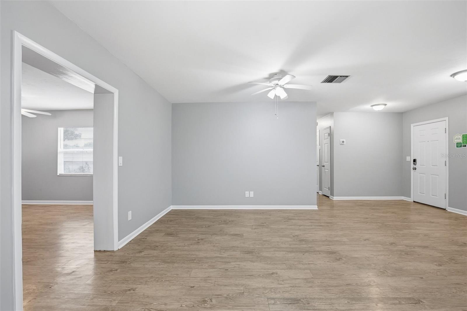 Image 22 of 42 For 2523 Lake Ellen Lane