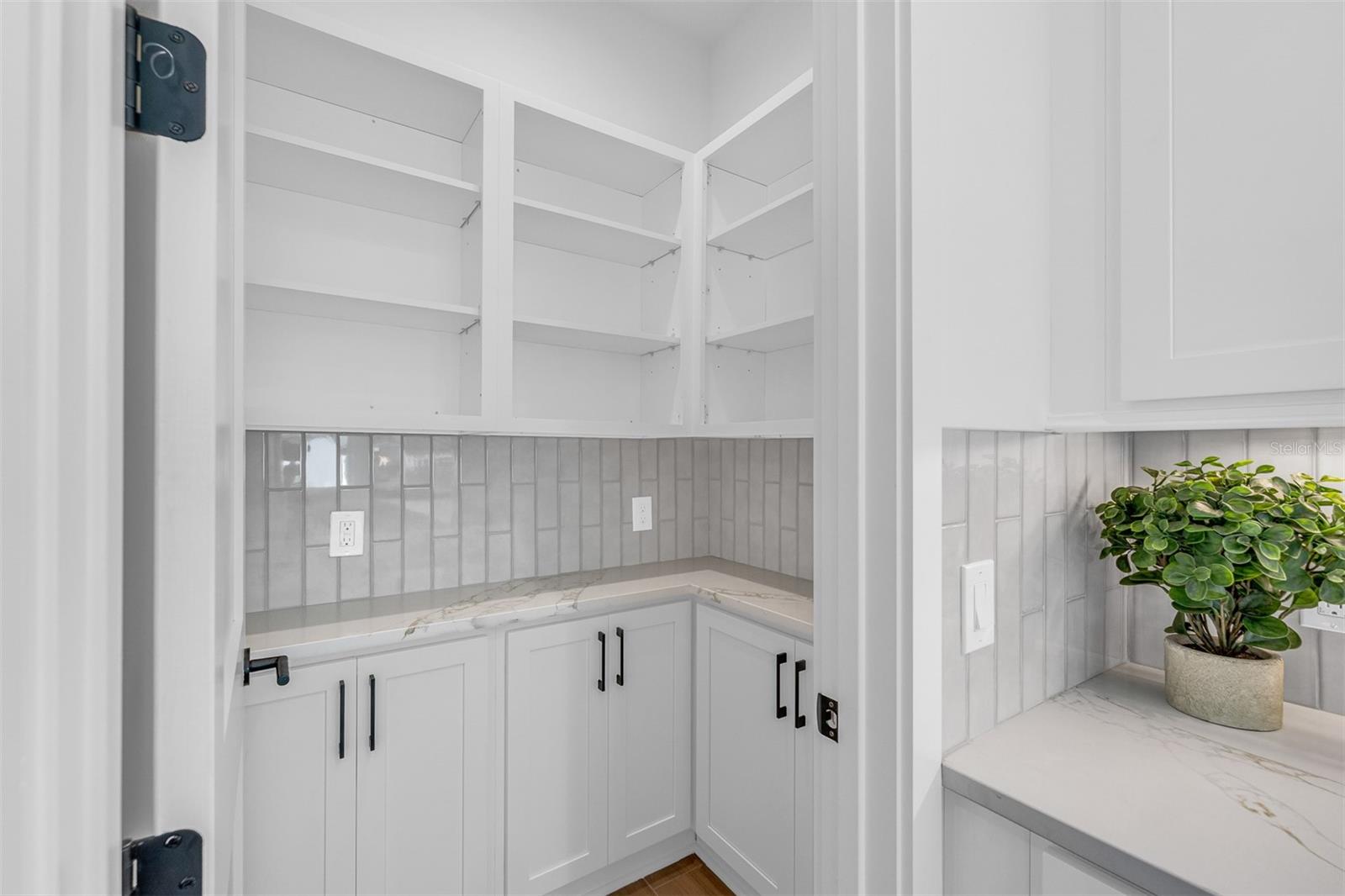 Image 18 of 65 For 1523 Miller Avenue