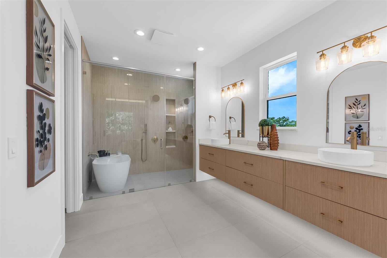 Image 33 of 65 For 1523 Miller Avenue