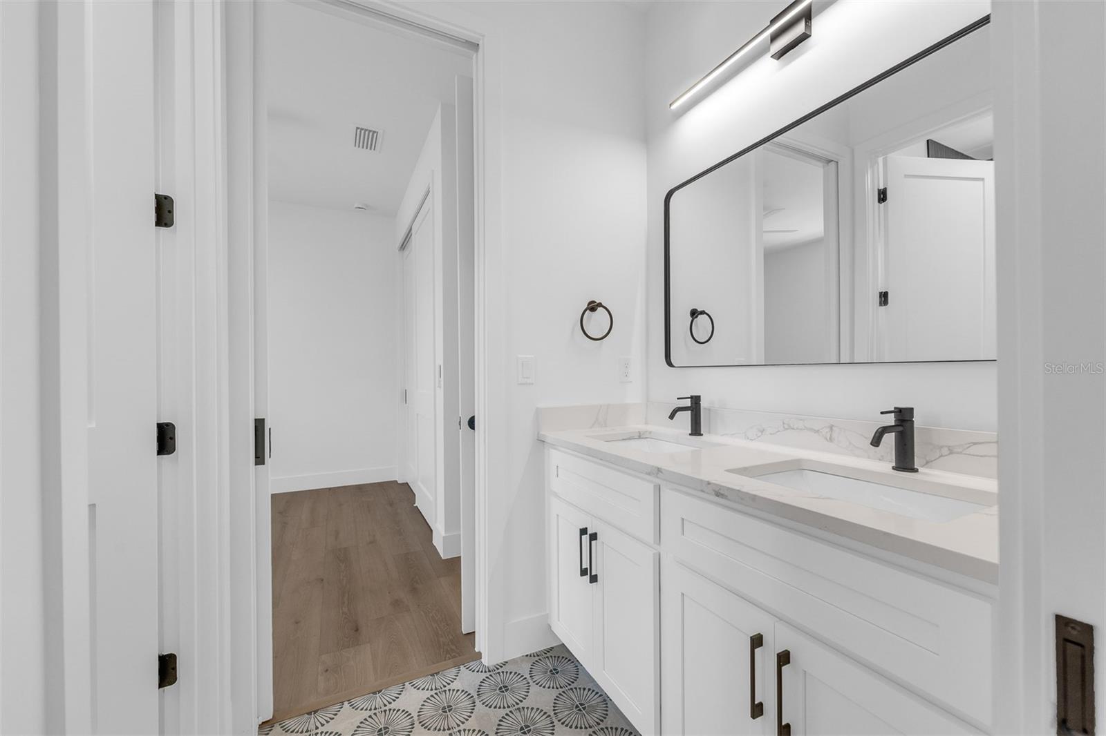 Image 43 of 65 For 1523 Miller Avenue