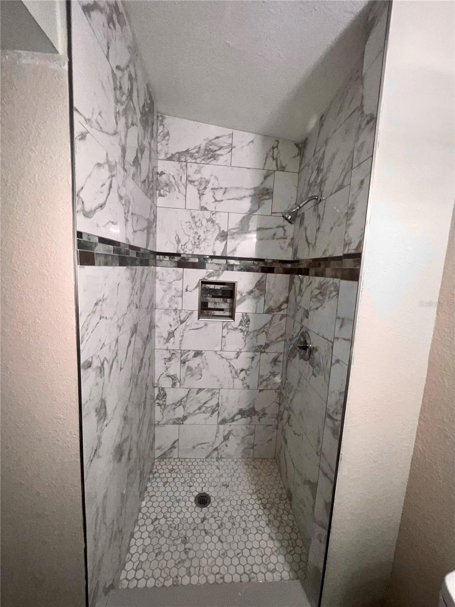 Image 14 of 26 For 1822 Harding Avenue