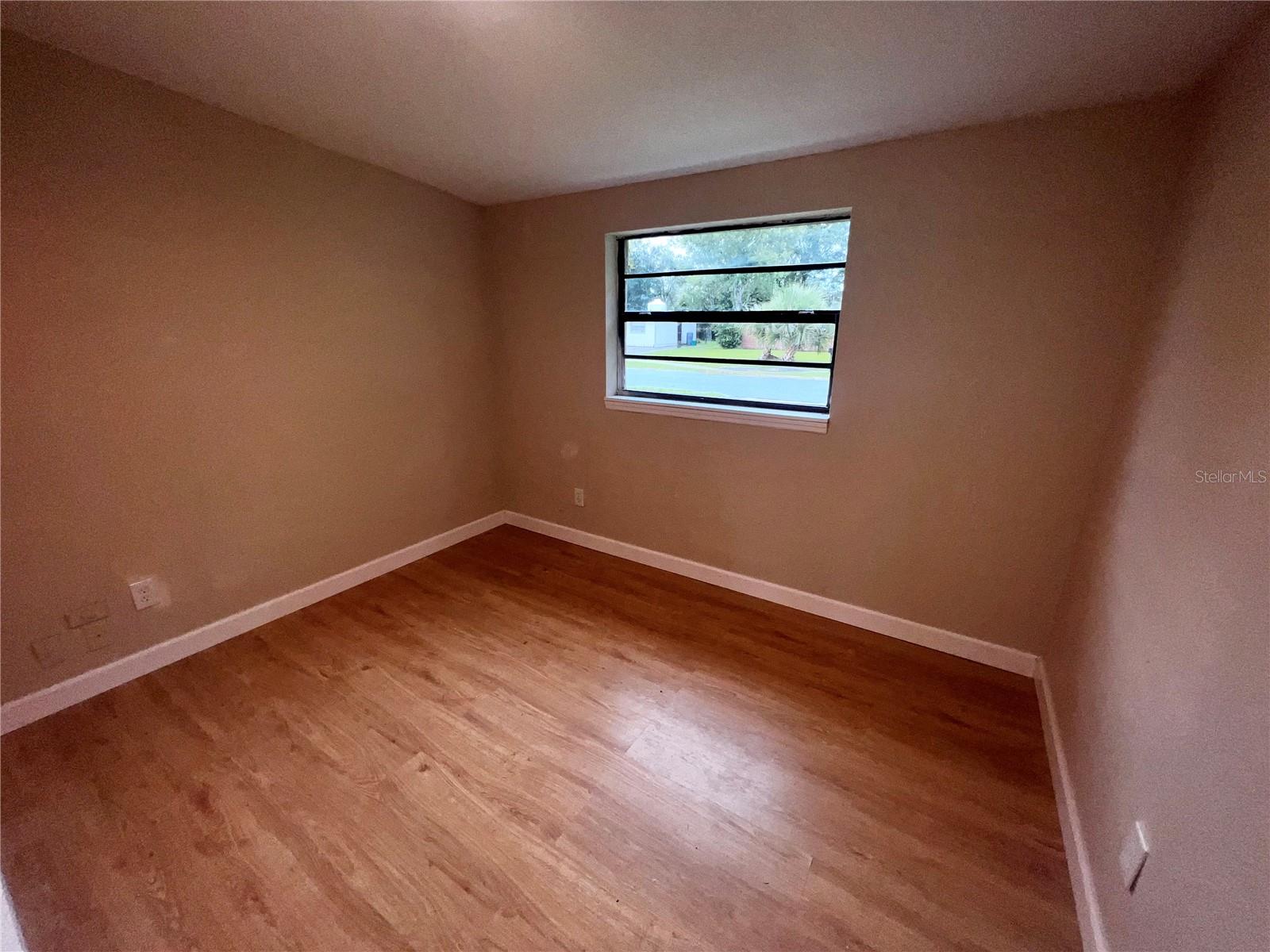 Image 16 of 26 For 1822 Harding Avenue