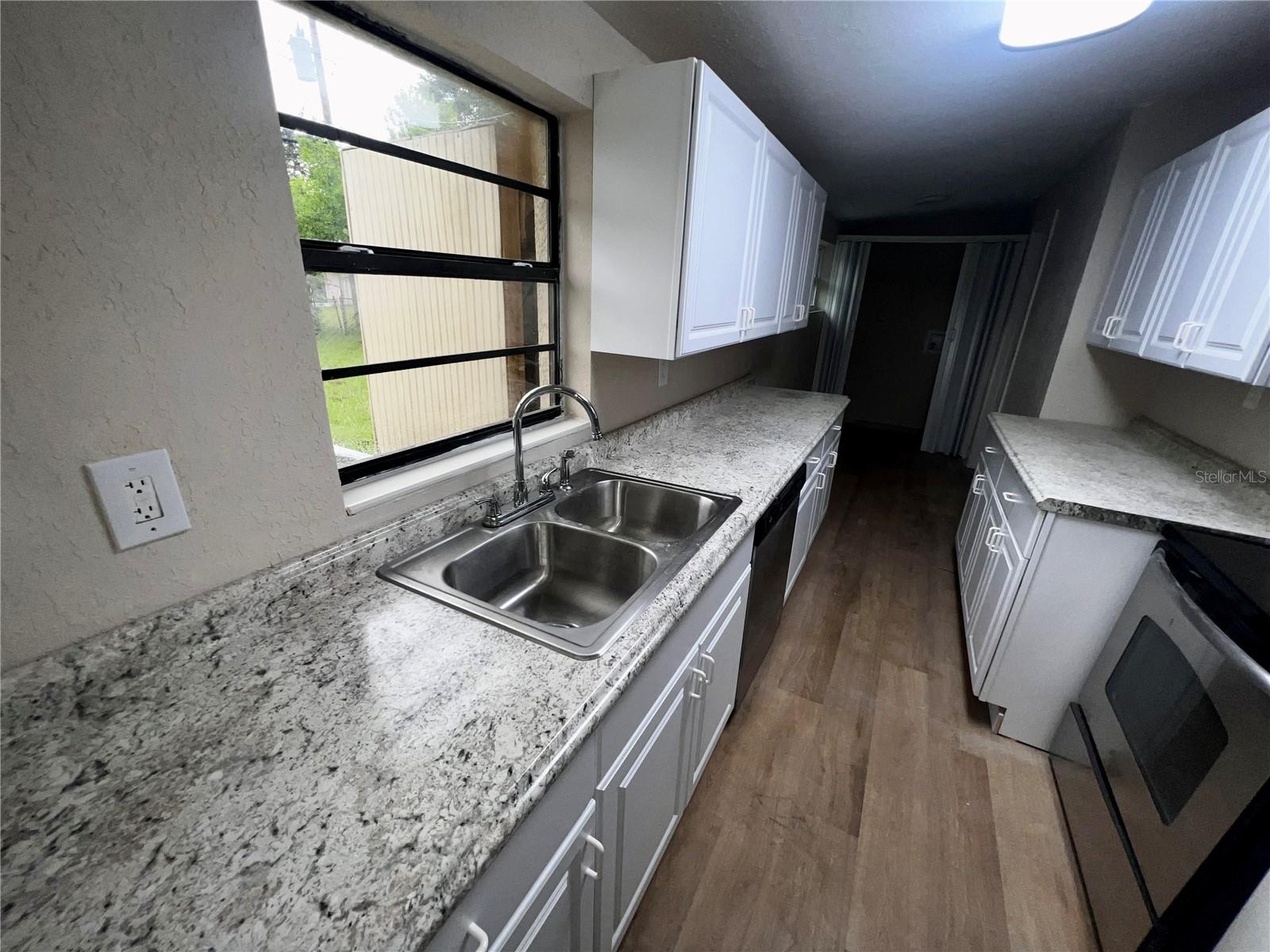 Image 6 of 26 For 1822 Harding Avenue