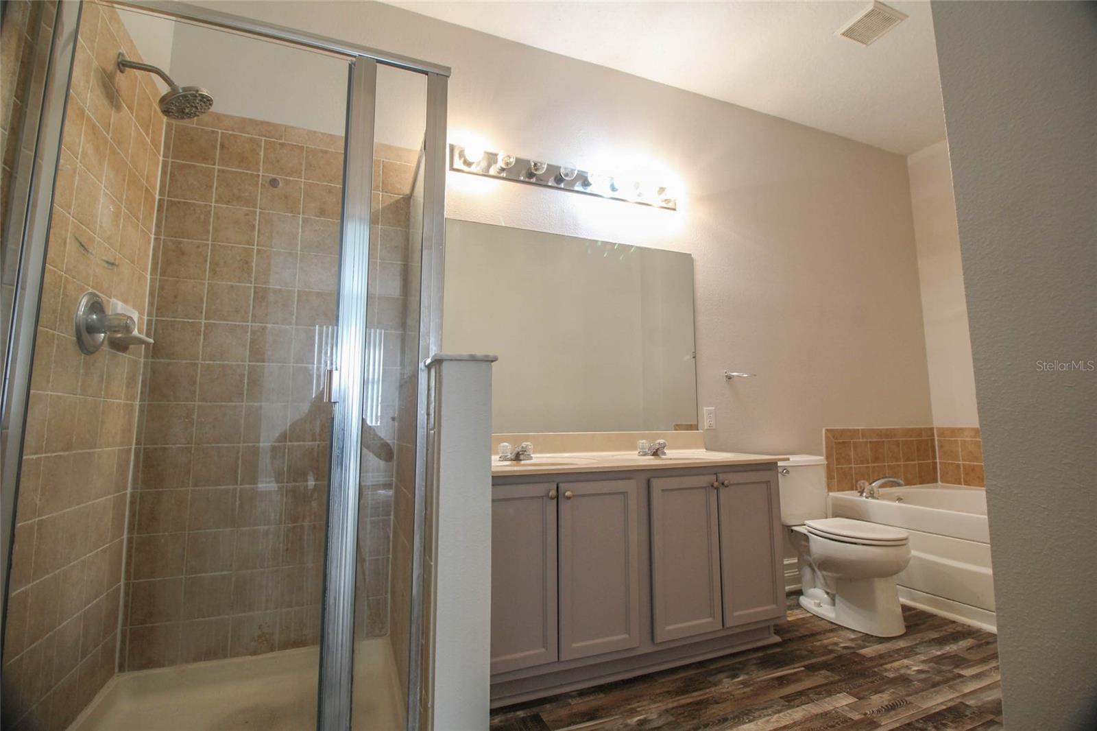 Image 12 of 20 For 2706 Portchester Court