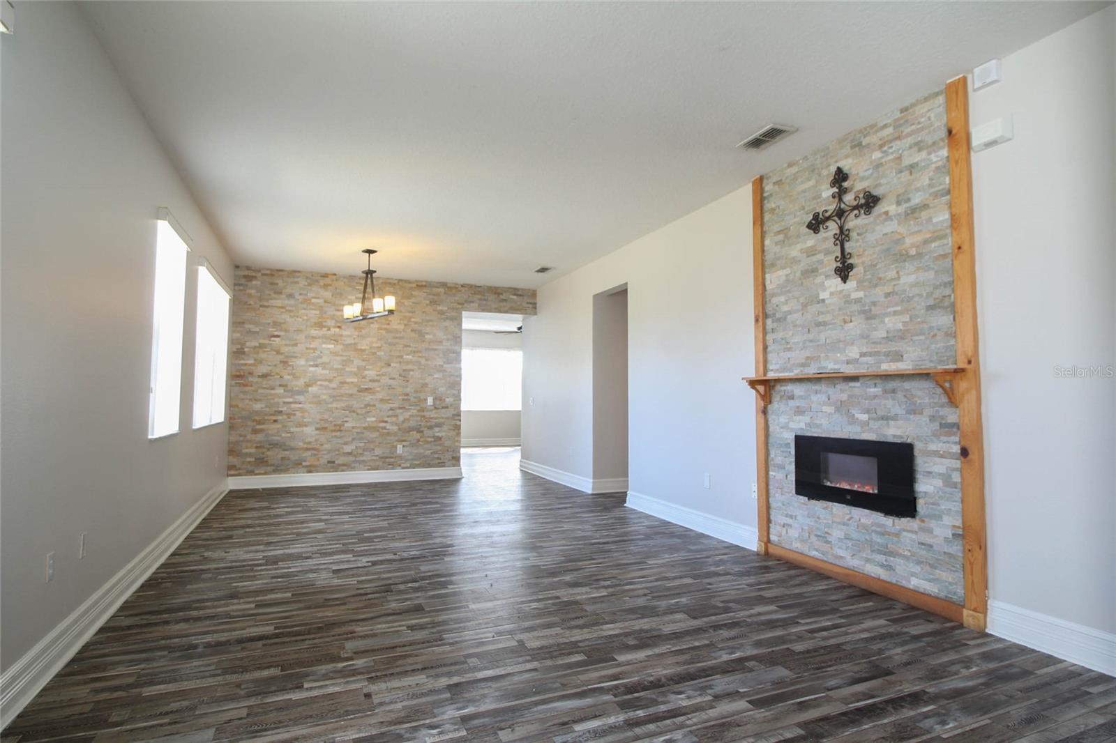 Image 3 of 20 For 2706 Portchester Court