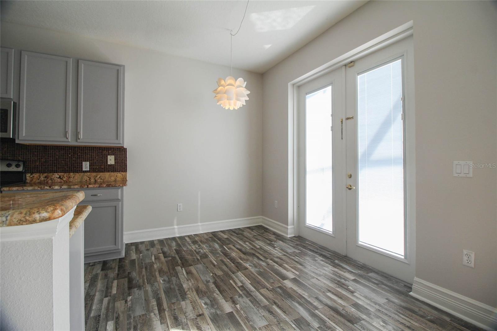 Image 8 of 20 For 2706 Portchester Court