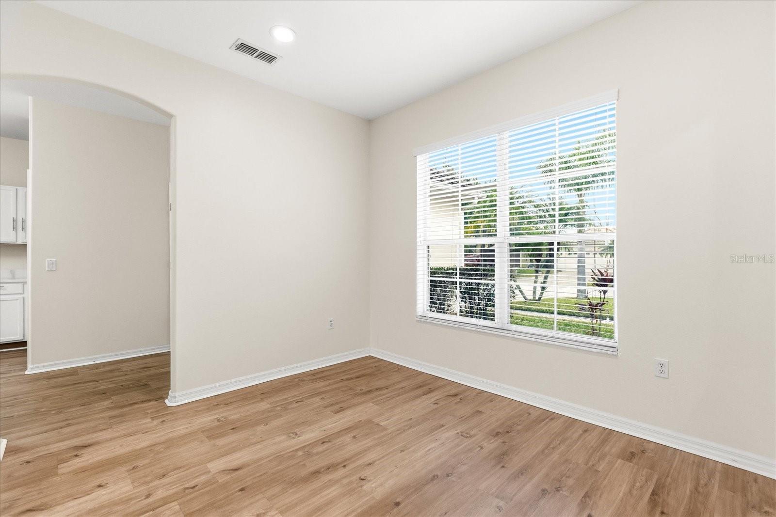 Image 5 of 40 For 3516 Forest Park Drive