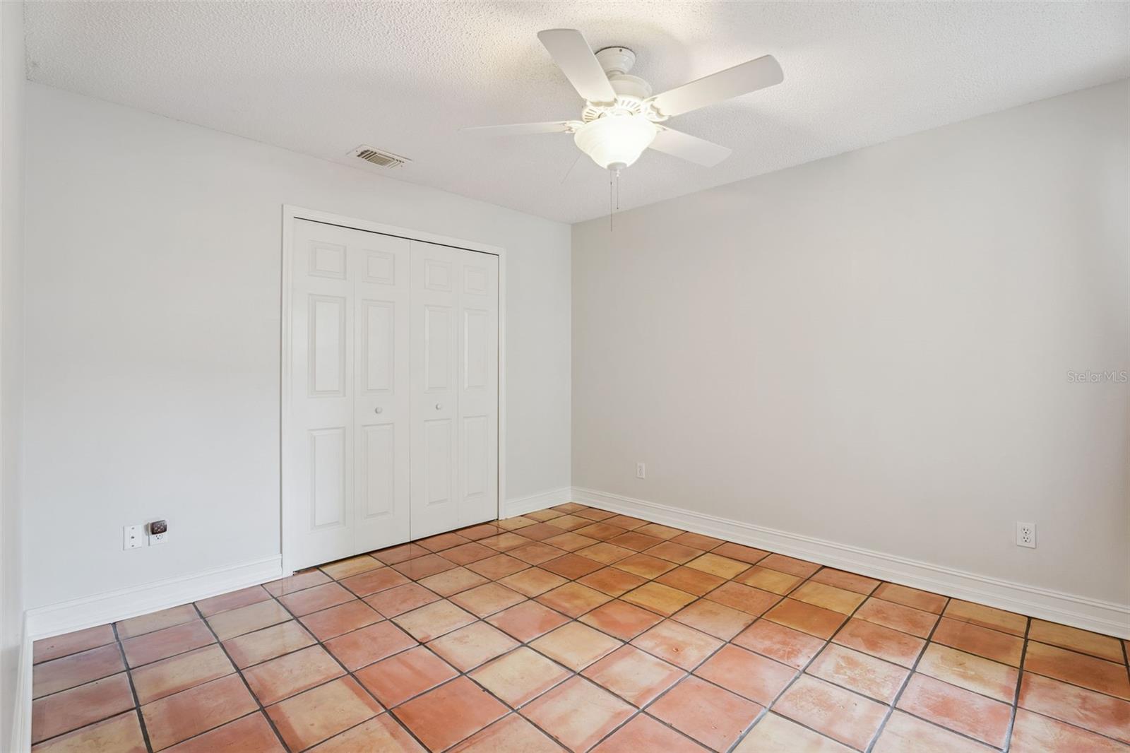 Image 22 of 38 For 709 Barrington Circle