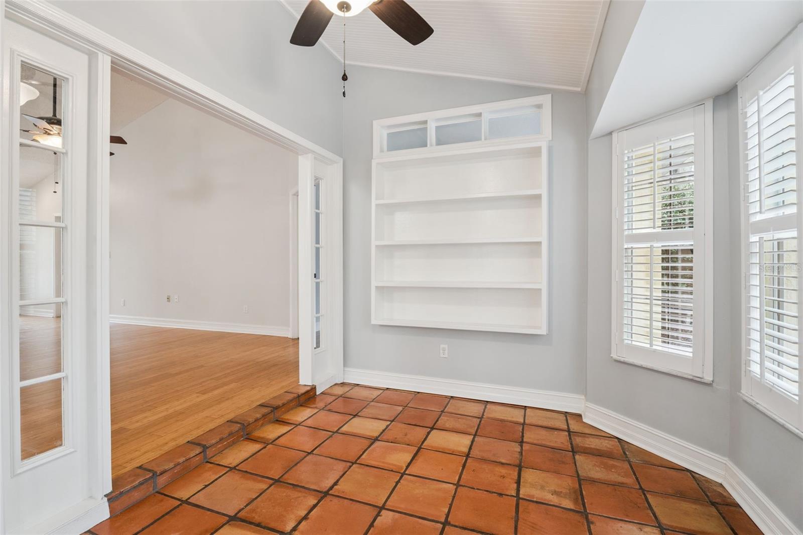 Image 27 of 38 For 709 Barrington Circle