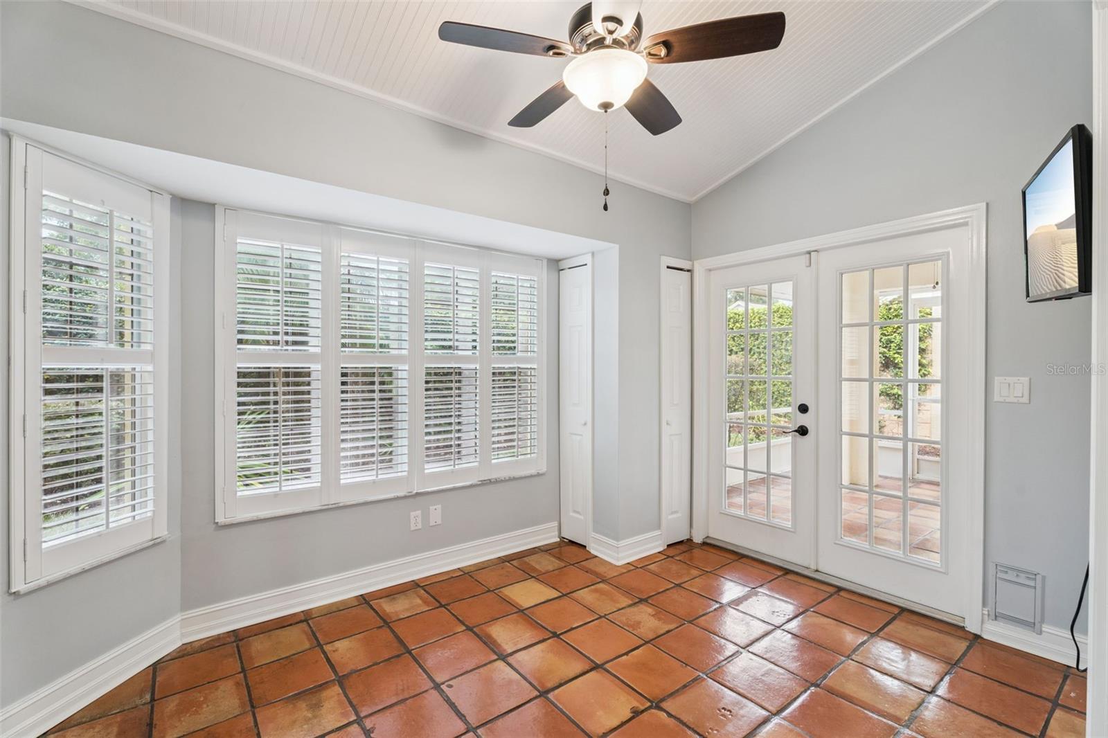 Image 29 of 38 For 709 Barrington Circle