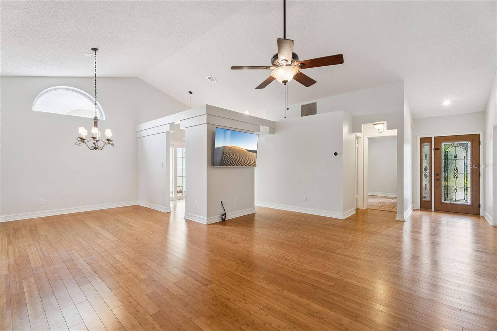 Image 5 of 38 For 709 Barrington Circle