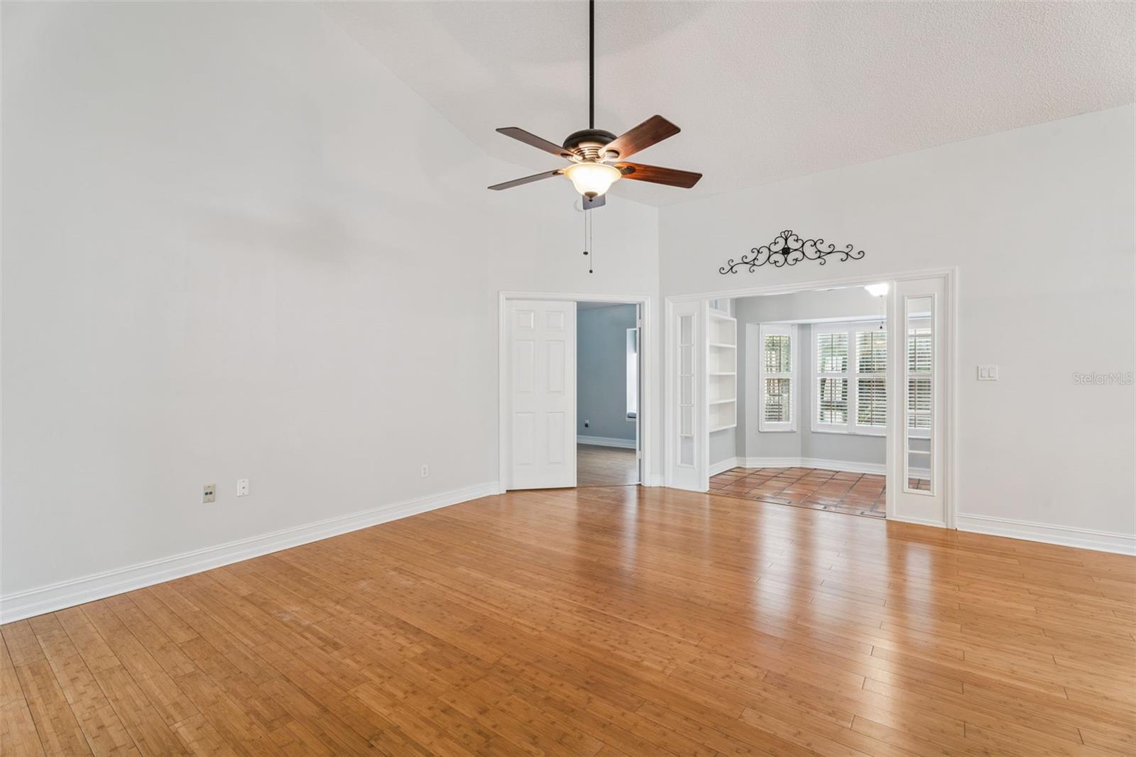 Image 6 of 38 For 709 Barrington Circle